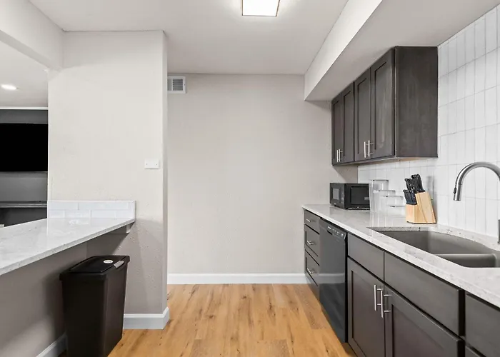 Newly Renovated Unit In Spfld #304 Appartement *