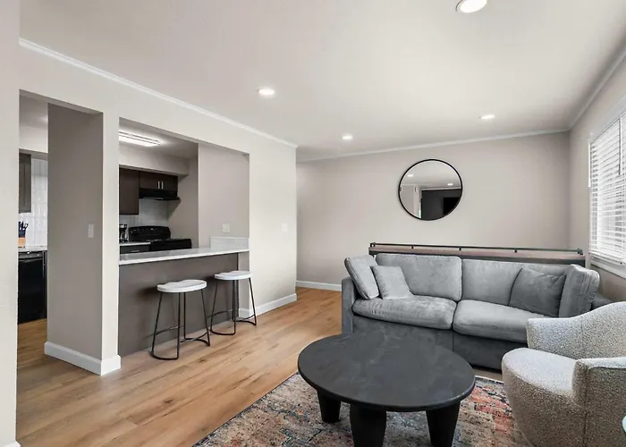 Newly Renovated Unit In Spfld #304